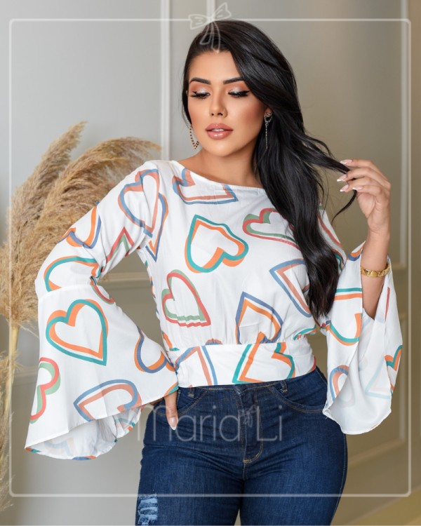 Camisa Cropeed Social Feminina Estampa de Coração Manga Longa Flare Sino