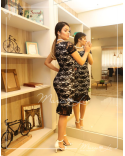Vestido Midi Tubinho em Bengaline com Recorte na Altura do Ombro